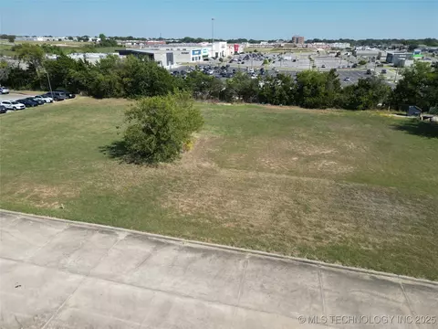 1302 Brookview Dr, Ardmore, OK 73401