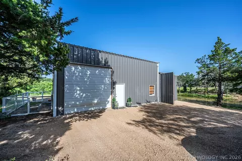 2403 Elm Rd, Sulphur, OK 73086