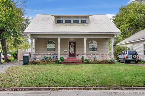 209 W 3rd St, Skiatook, OK 74070