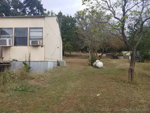 1079 Harbor Dr, Checotah, OK 74426 photo 12