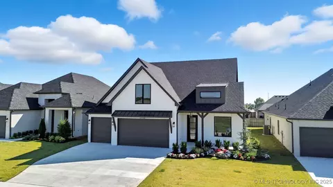 5806 E 126th St S, Bixby, OK 74008