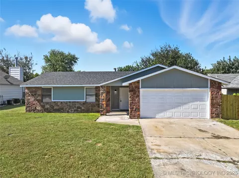 2906 S Narcissus Pl, Broken Arrow, OK 74012