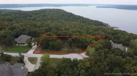 6 Cross Oaks Dr, Skiatook, OK 74070