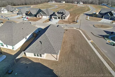 7215 E Queens St, Broken Arrow, OK 74014