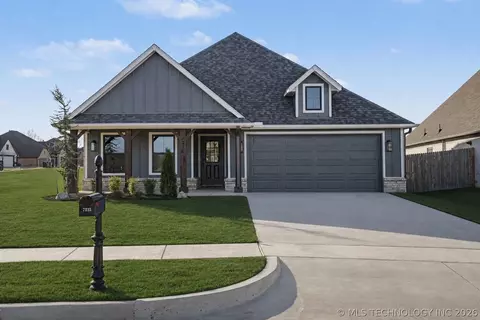 7215 E Queens St, Broken Arrow, OK 74014