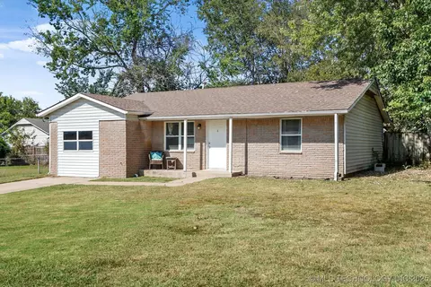 1108 W Atlanta Ct, Broken Arrow, OK 74012