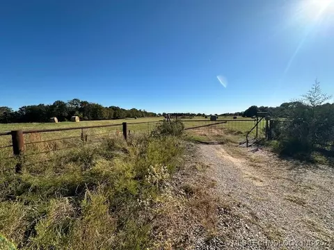 7655 E 137, Holdenville, OK 74848