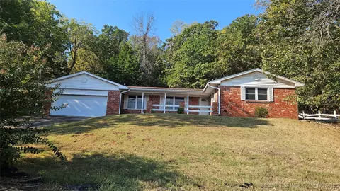 2428 W Lakeshore Dr, Cleveland, OK 74020