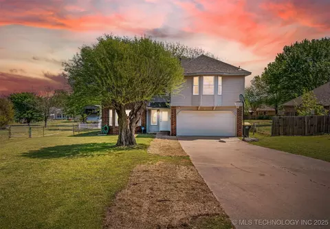 11923 S 267th East Ave, Coweta, OK 74429