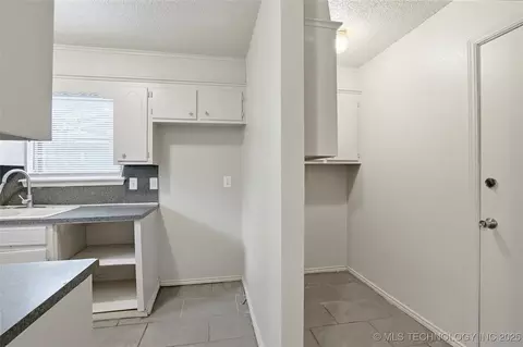 11502 E 37th St, Tulsa, OK 74146 photo 8