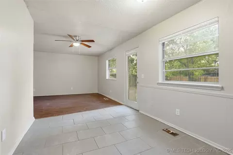 11502 E 37th St, Tulsa, OK 74146 photo 7