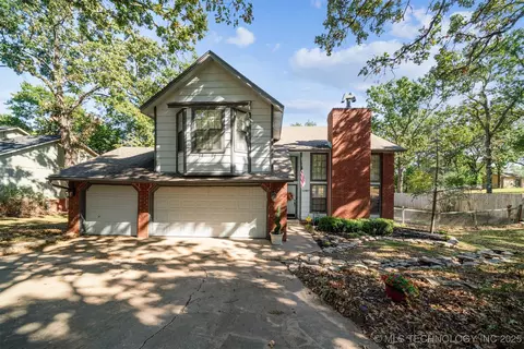 11907 S 266th East Ave, Coweta, OK 74429