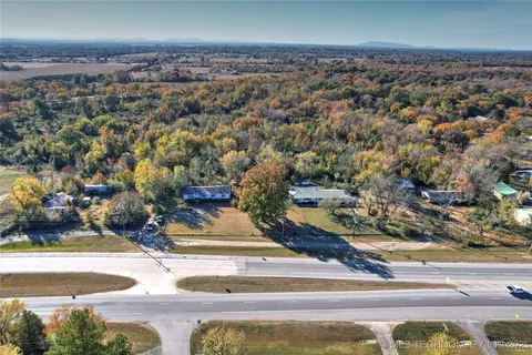 400 W Ray Fine Blvd, Roland, OK 74954