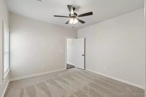 Bedroom - 2841 E 144th Pl S, Bixby, OK 74008 photo 10 of 14