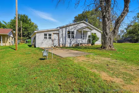103 W 20th St, Tishomingo, OK 73460