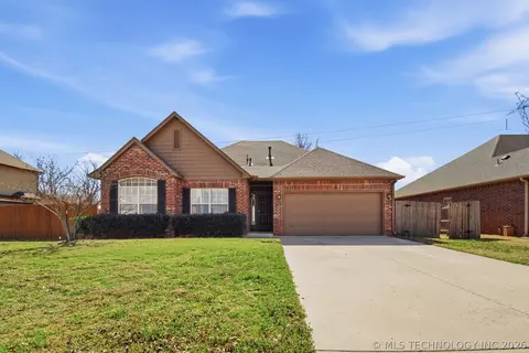 1017 W Quinton St S, Broken Arrow, OK 74011