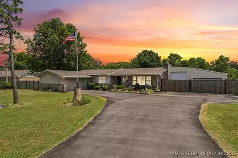 8244 E 37th St, Tulsa, OK 74145