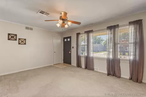7321 E Independence St, Tulsa, OK 74115 photo 9