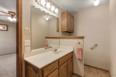 7321 E Independence St, Tulsa, OK 74115 photo 29
