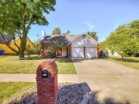 1812 S Gardenia Ave, Broken Arrow, OK 74012
