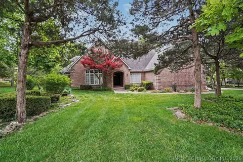 19000 E Knightsbridge Rd, Owasso, OK 74055