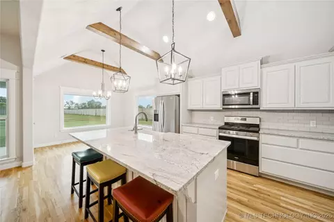 32198 E 67th Pl S, Broken Arrow, OK 74014 photo 2