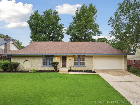3002 E 80th Pl, Tulsa, OK 74136 photo 1