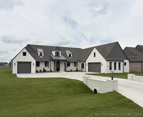 5548 E 174th St S, Bixby, OK 74008