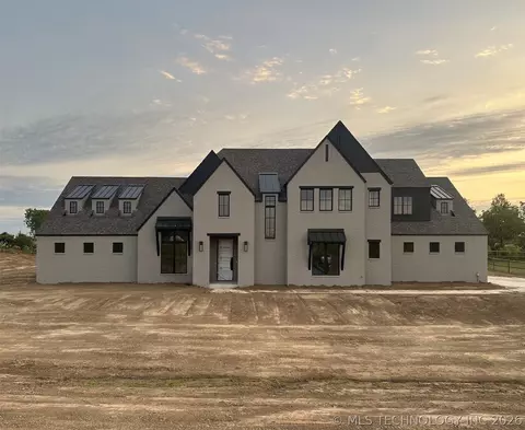 8323 E 111th St N, Owasso, OK 74055