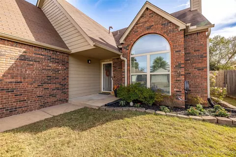 9026 E 87th Pl, Tulsa, OK 74133 photo 3