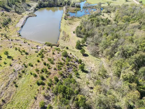 1 Rock Jail Rd, Bokoshe, OK 74930
