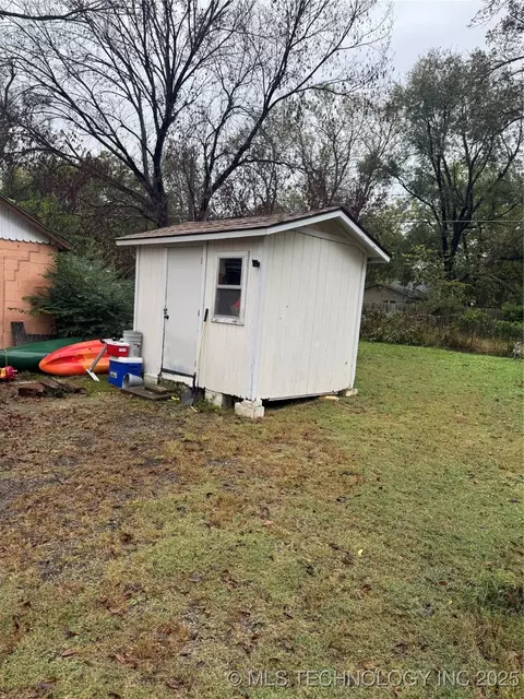7 S Orphan St, Pryor, OK 74361 photo 12