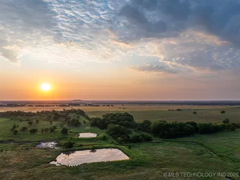 6 N 3990 Rd, Dewey, OK 74029