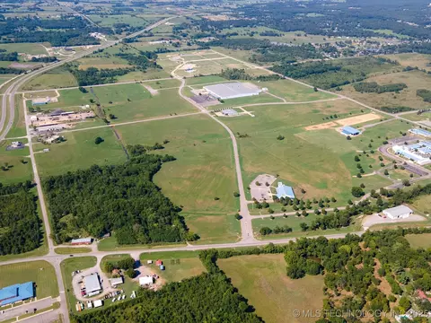 401 Airport Pkwy, Tahlequah, OK 74464