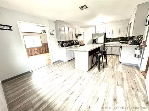 110 NW 3rd St, Checotah, OK 74426 photo 5
