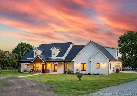 1609 E Hollow Oak Rd, Stigler, OK 74462