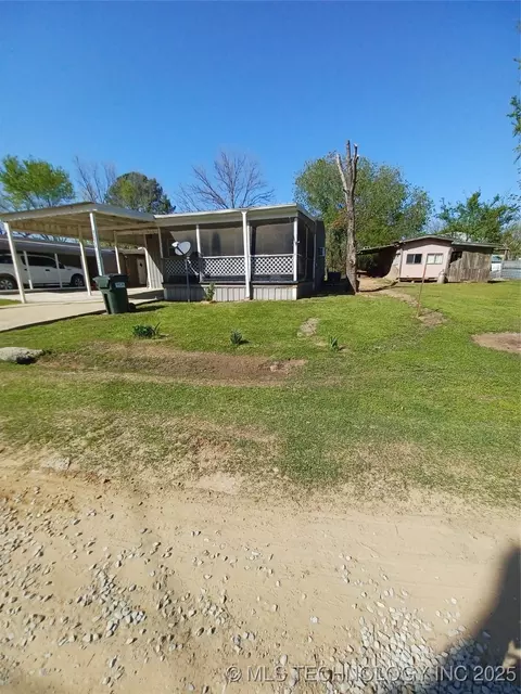 416747 Delaware Dr, Checotah, OK 74426