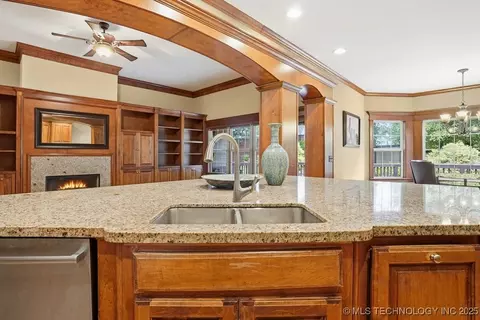 8703 E 101st Pl, Tulsa, OK 74133 photo 27