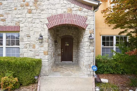 8703 E 101st Pl, Tulsa, OK 74133 photo 9