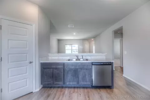 8325 E 163rd St S, Bixby, OK 74008 photo 8
