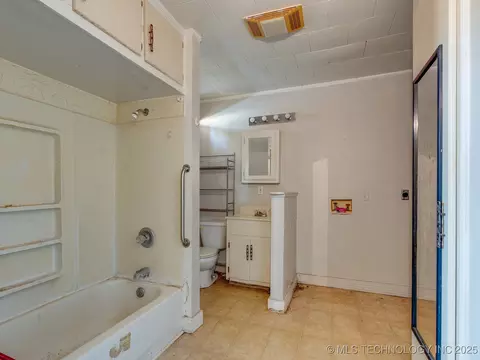 605 W 5th, Ada, OK 74820 photo 10