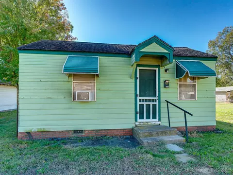 605 W 5th, Ada, OK 74820 photo 2