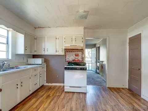 605 W 5th, Ada, OK 74820 photo 6