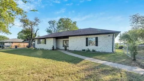 6033 S 31st West Ave, Tulsa, OK 74107