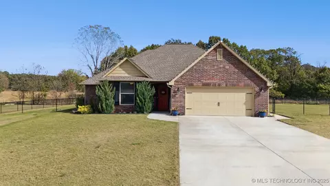16143 S 251st East Ave, Coweta, OK 74429