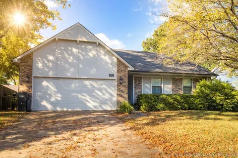 11106 S 108th East Pl, Bixby, OK 74008