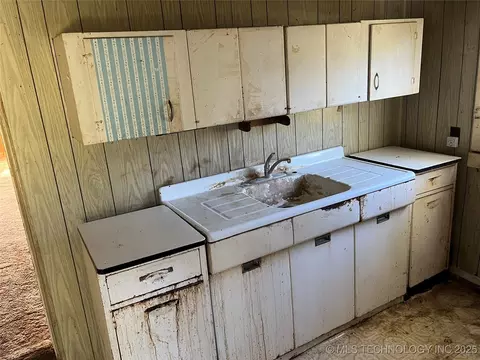 612 W 5th, Ada, OK 74820 photo 9