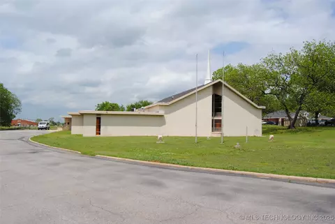 1930 Arlington St, Ada, OK 74820