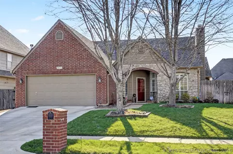 3033 W Oakland St, Broken Arrow, OK 74012
