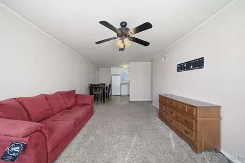 6919 E 8th St, Tulsa, OK 74112 photo 5